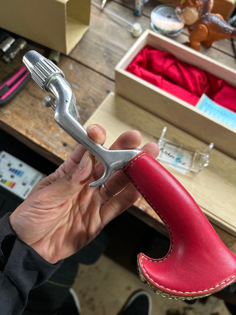 バスカヴィル　 赤 ヘビ革 ガングリップ