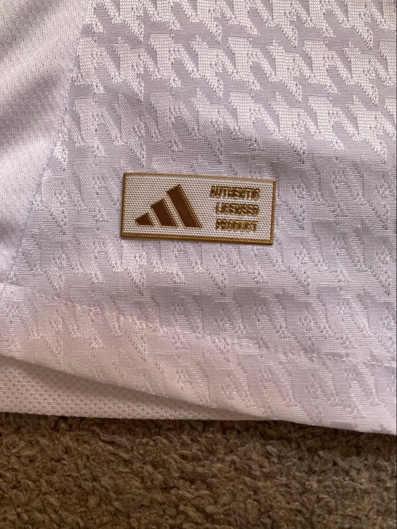 期間限定更に値下げ！adidas レアル・マドリード　長袖ジャージ　ホワイト