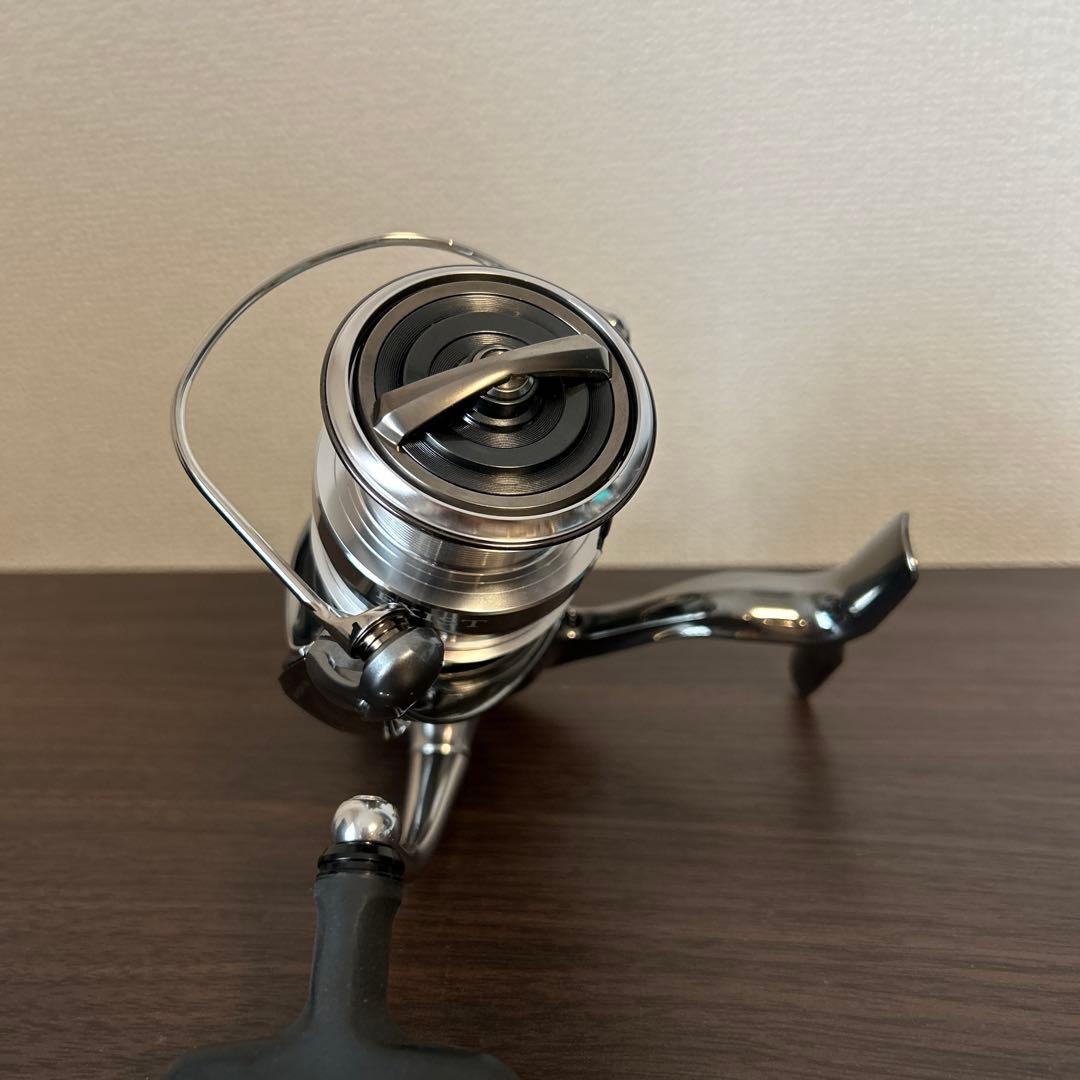 美品　22イグジストLT4000-XH ダイワ