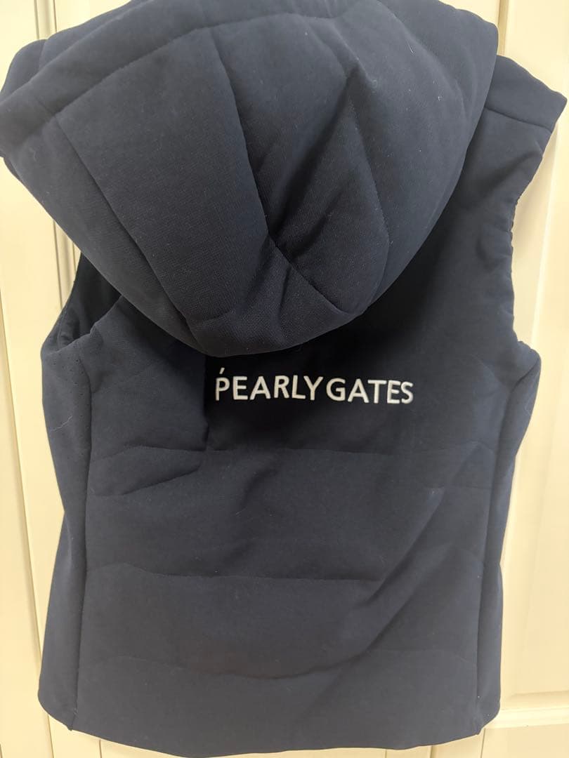 PEARLY GATES フード付きネイビーベスト