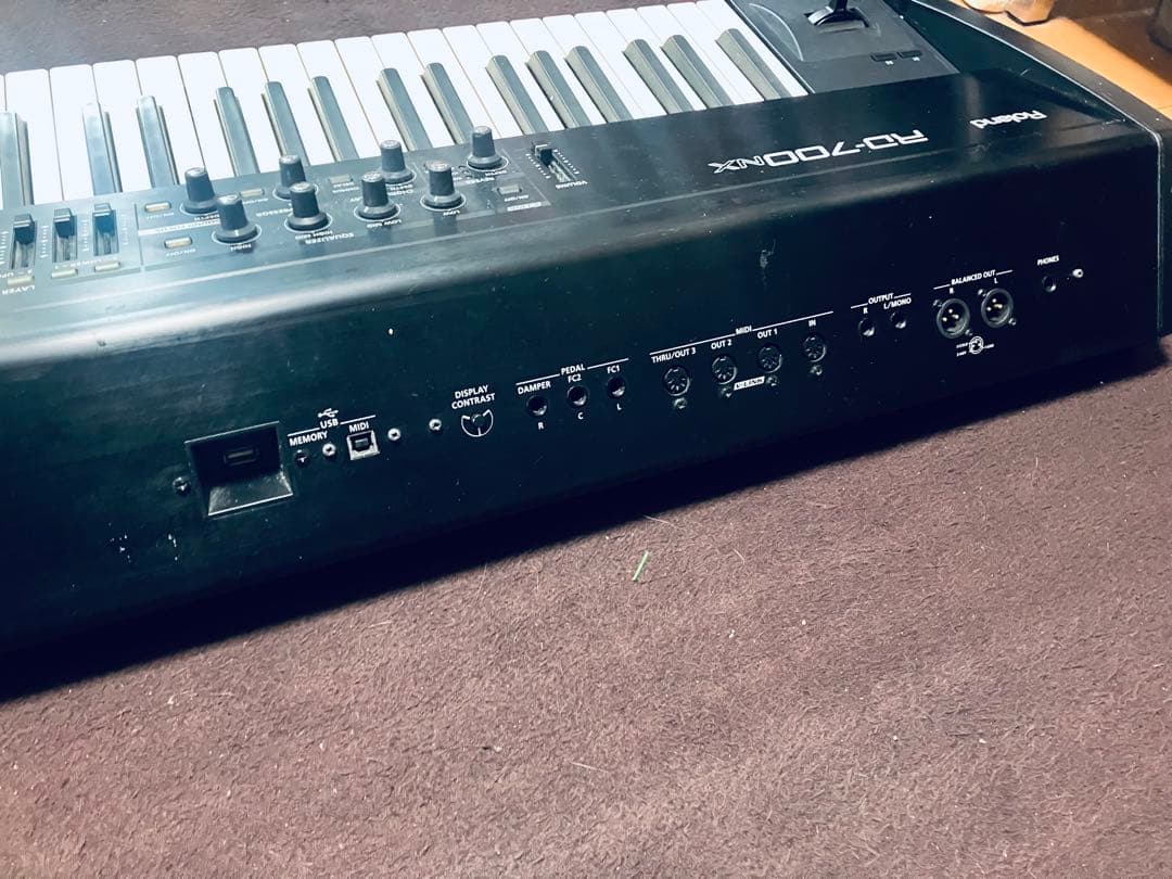Roland 電子ピアノRD-700NX 相場最安シンセ動作品　プロ仕様概ね美品