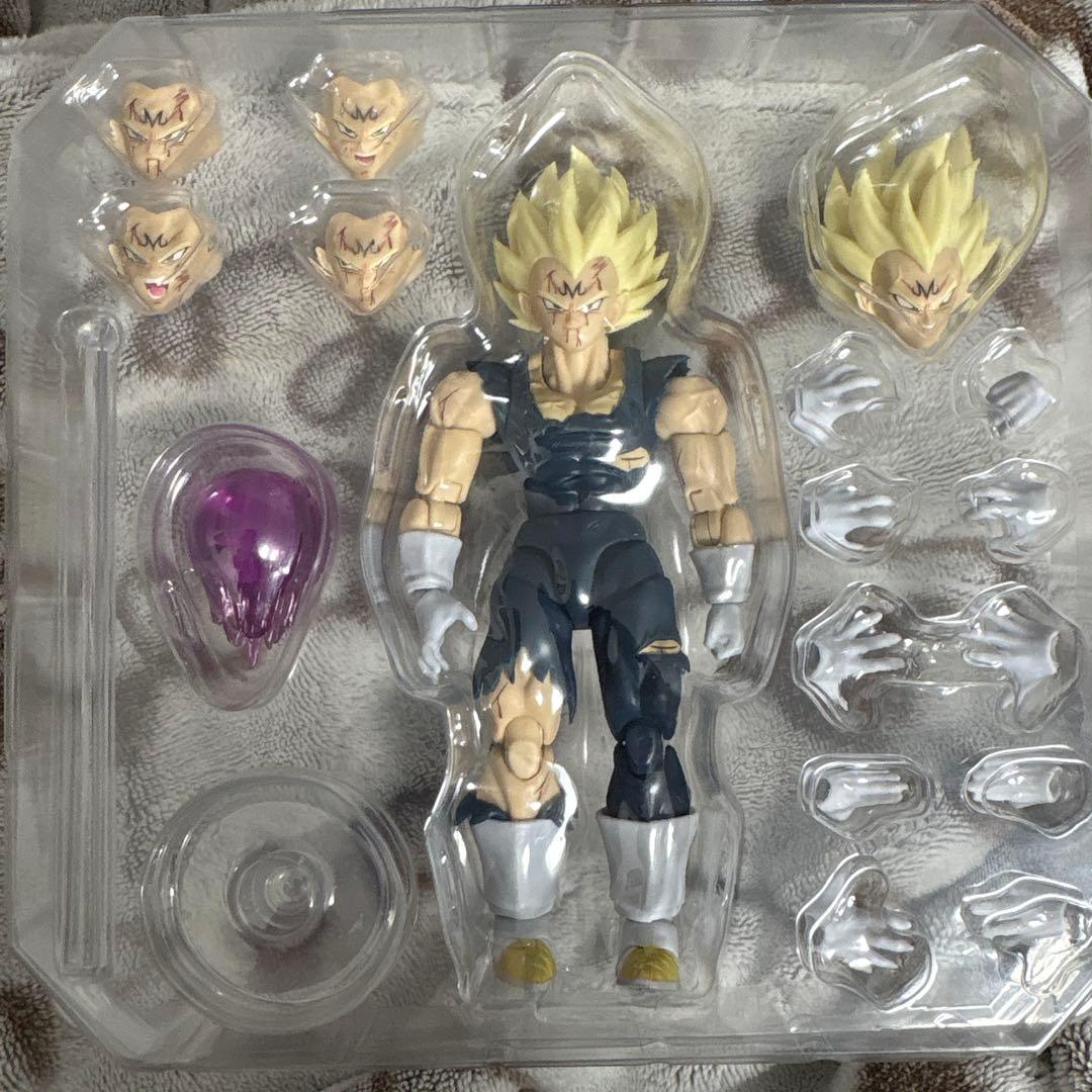 ドラゴンボール　魔人ベジータ　稼働フィギュア