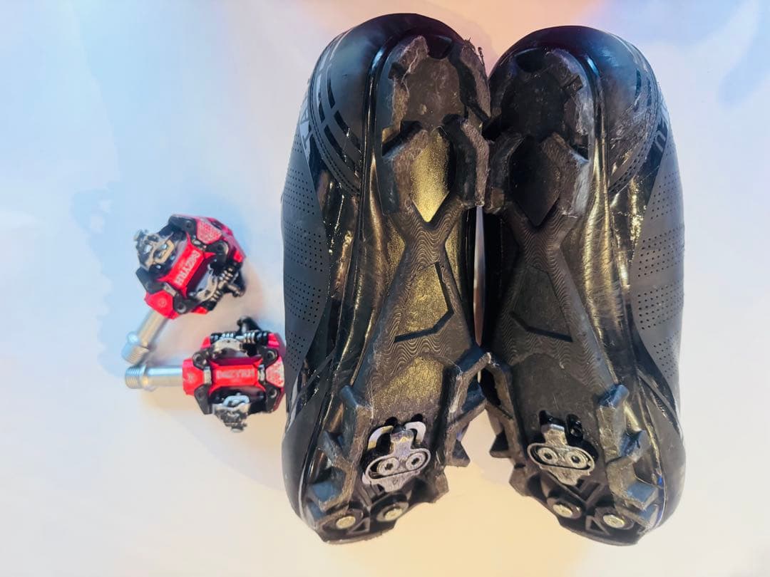 ビンディングシューズ(26cm） + SPDタイプペダル （レッドアルマイト）