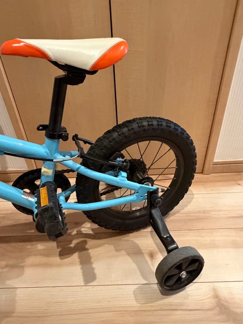 ヨツバサイクル 14インチ 美品　補助輪付　ラムネブルー　送料込み