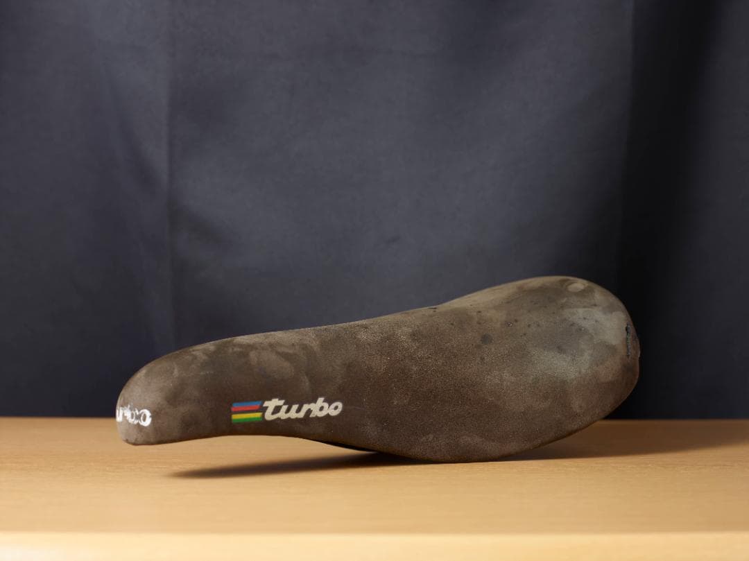 selleITALIA　turbo 　サドル　MADE IN ITALY