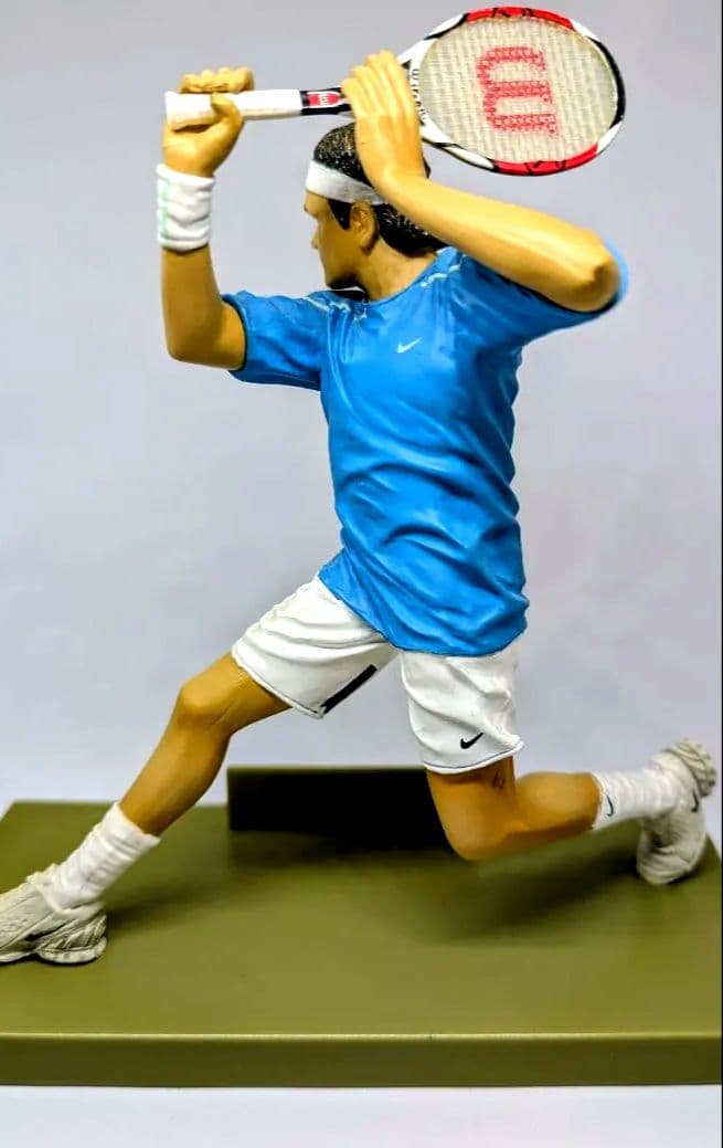 ロジャー・フェデラー 限定版フィギュアかなり貴重 　限定品！早いもの勝ち