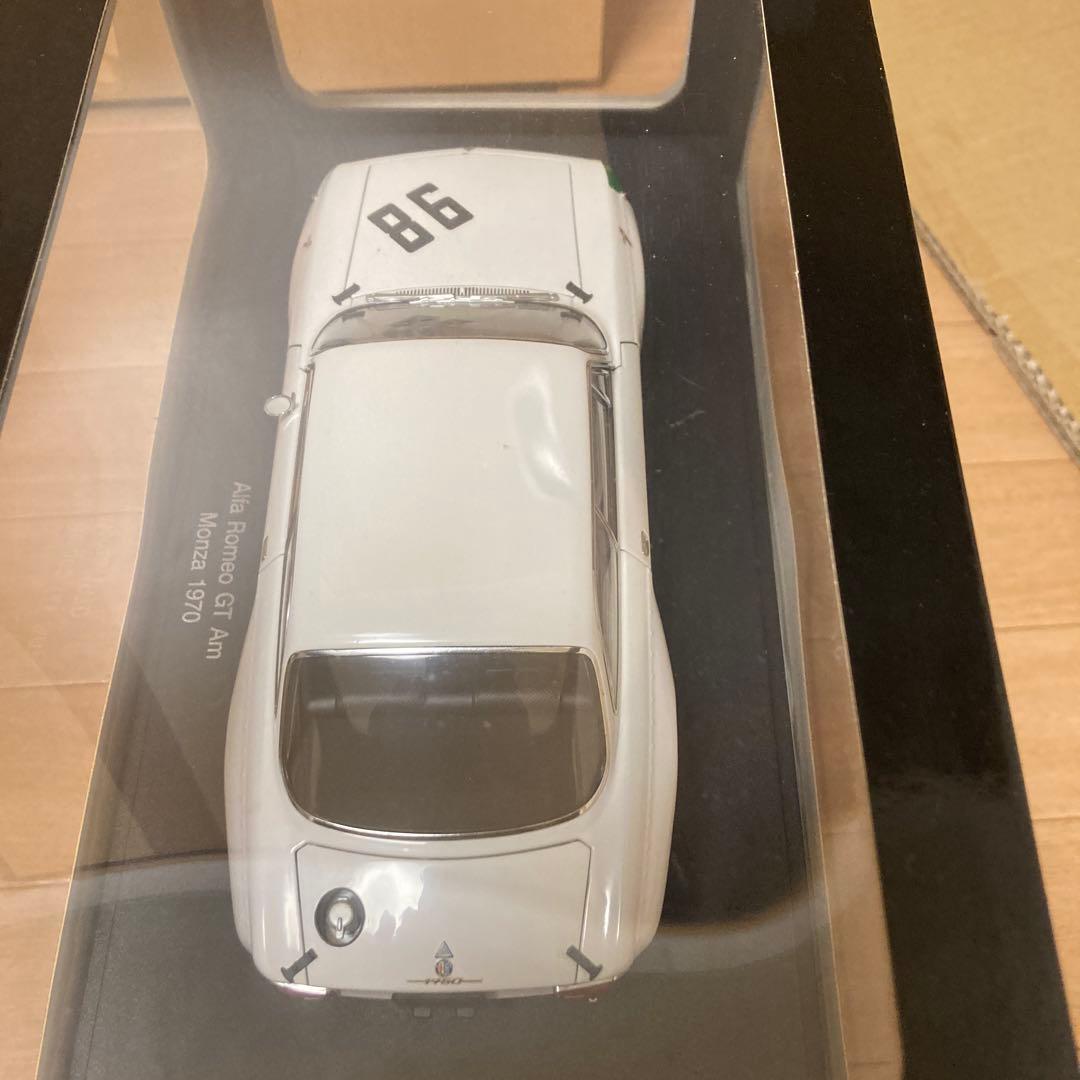 AUTOart アルファロメオgtam monza 1970ホワイト 1/18