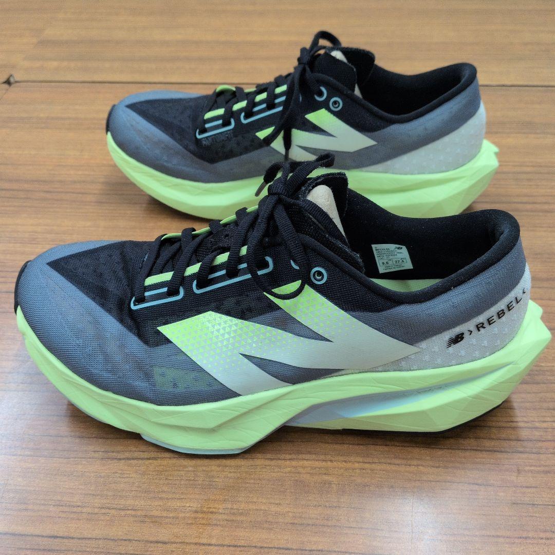 シ*助様 緊急値下げNew Balance FuelCell Rebel v4