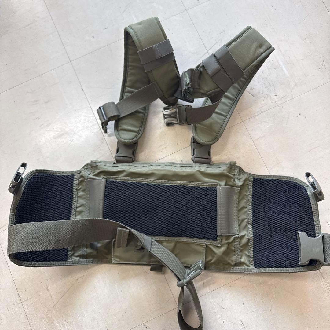 タスマニアンタイガー　オリーブグリーン チェストリグ MOLLE
