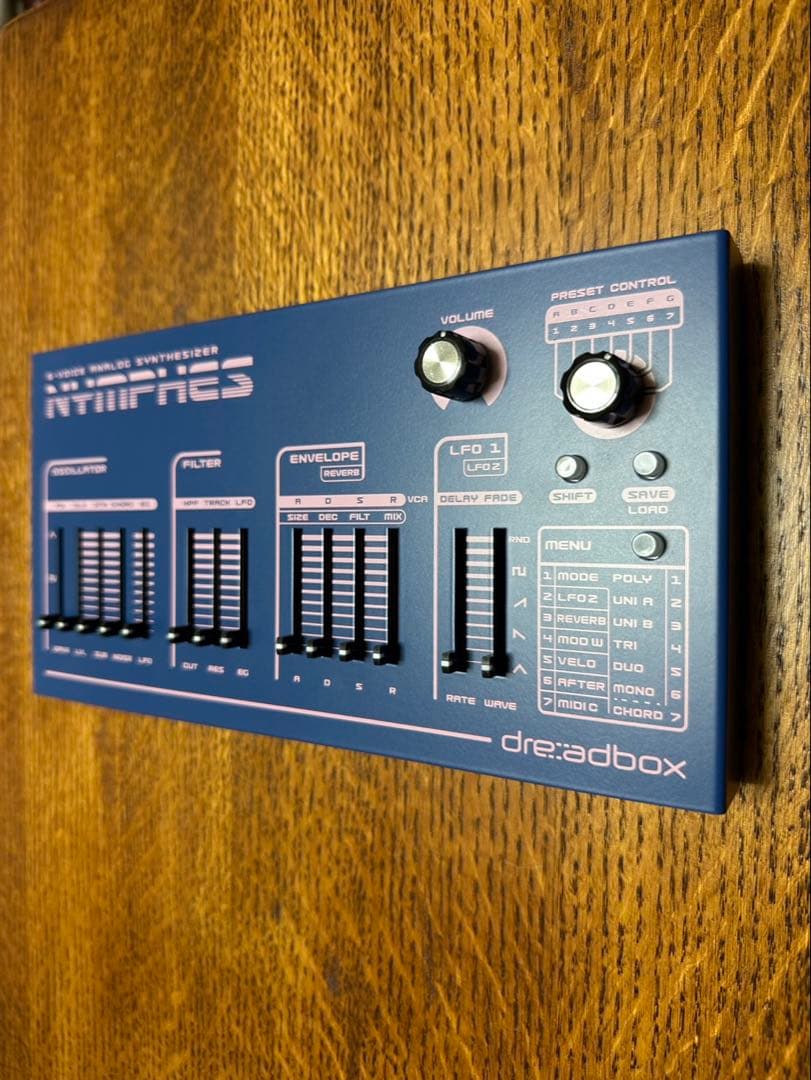 Dreadbox Nymphes ポリフォニック・シンセサイザー