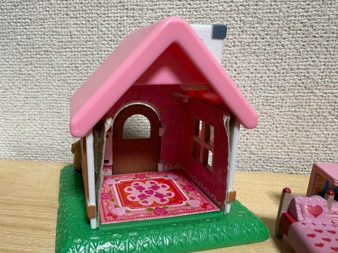 任天堂　どうぶつの森　森をつくろう　家　住人　家具　キャラメル