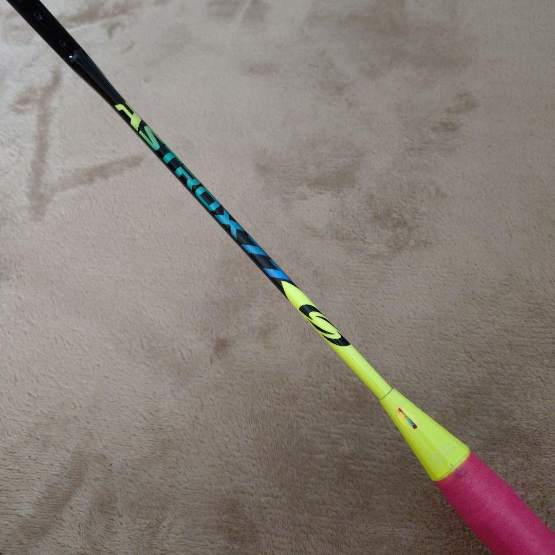 YONEX ASTROX77 バドミントンラケット　アストロクス77　4UG5