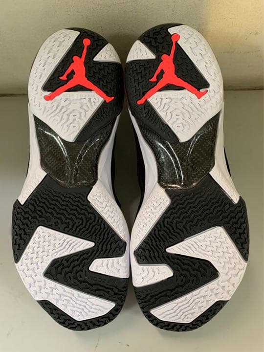 JORDAN XXXVII PF 091カラー　27.0センチ