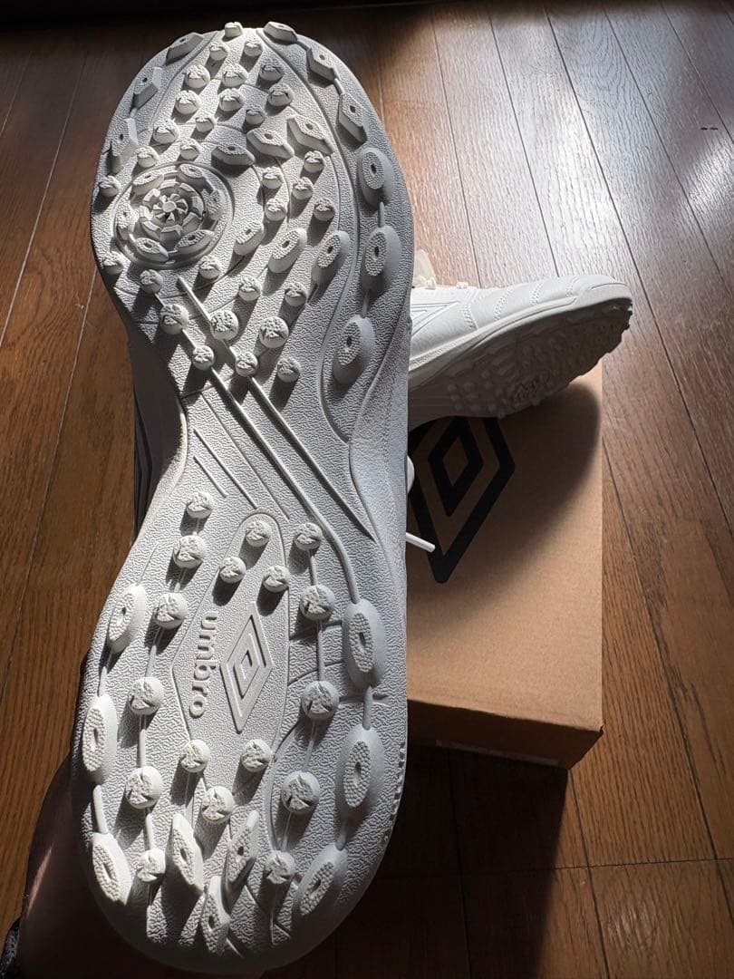 Umbro フットサルシューズ 25.5cm ２日以内発送⚪︎