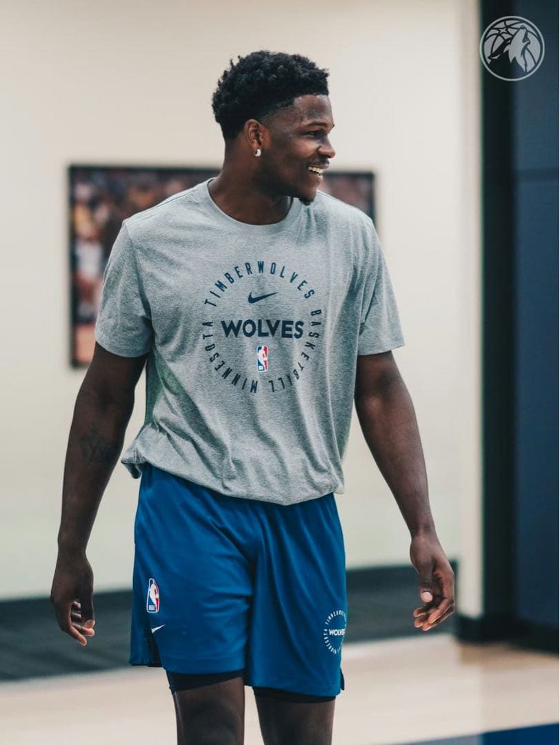 ウルブズ NBA 25シーズン選手支給品プラクティスTシャツMサイズ灰色