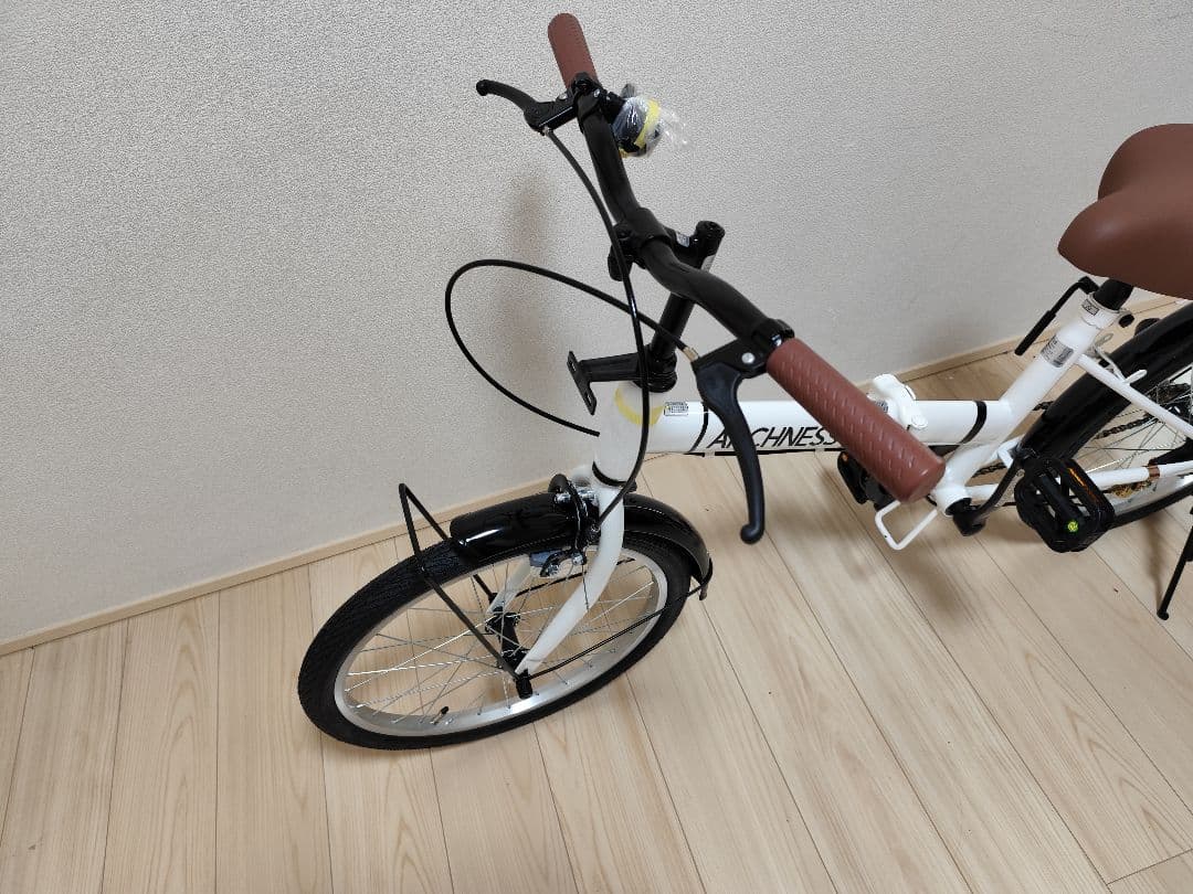 折りたたみ自転車 ホワイト小径（ARCHNESS）愛知手渡しOK