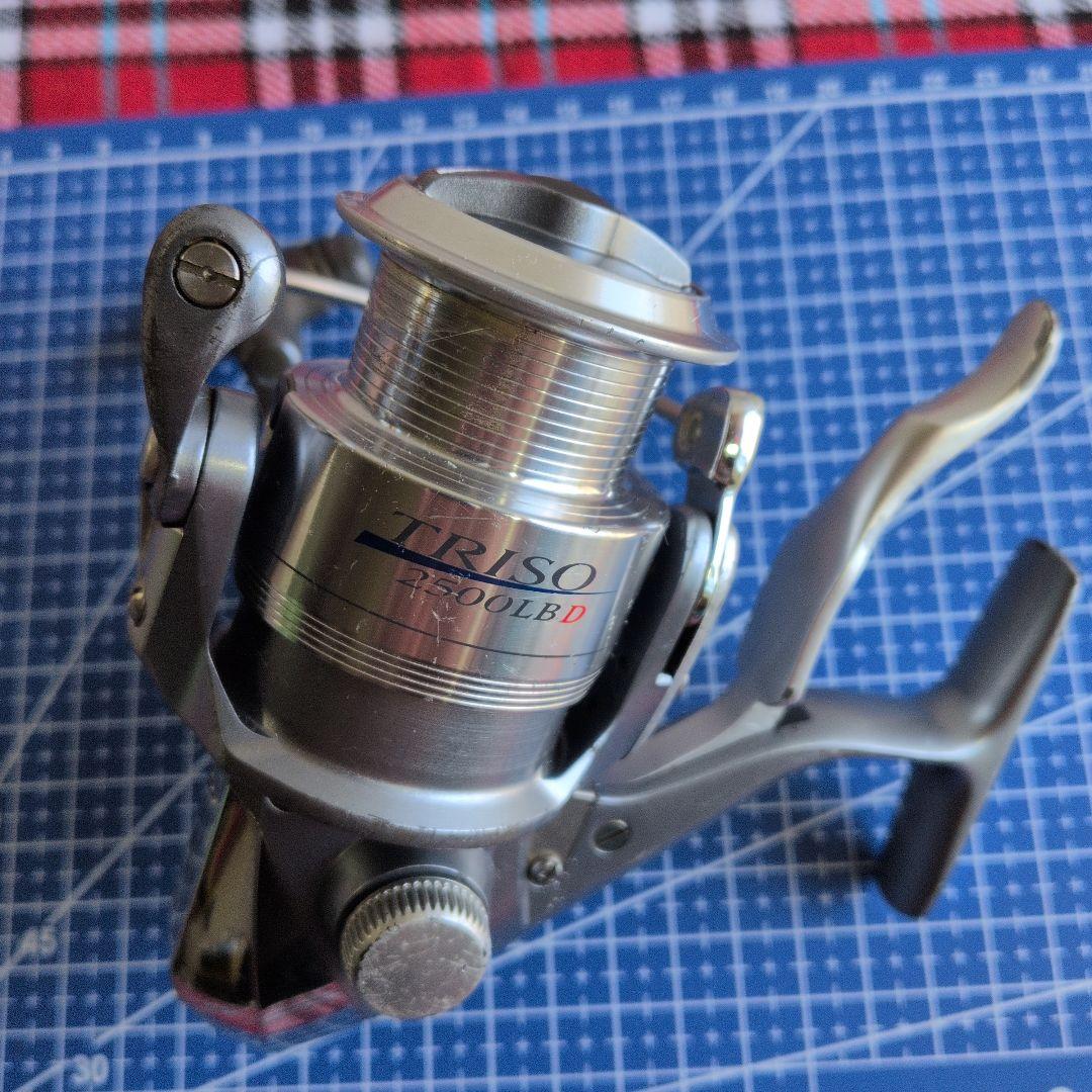 TRISO スピニングリール シルバー