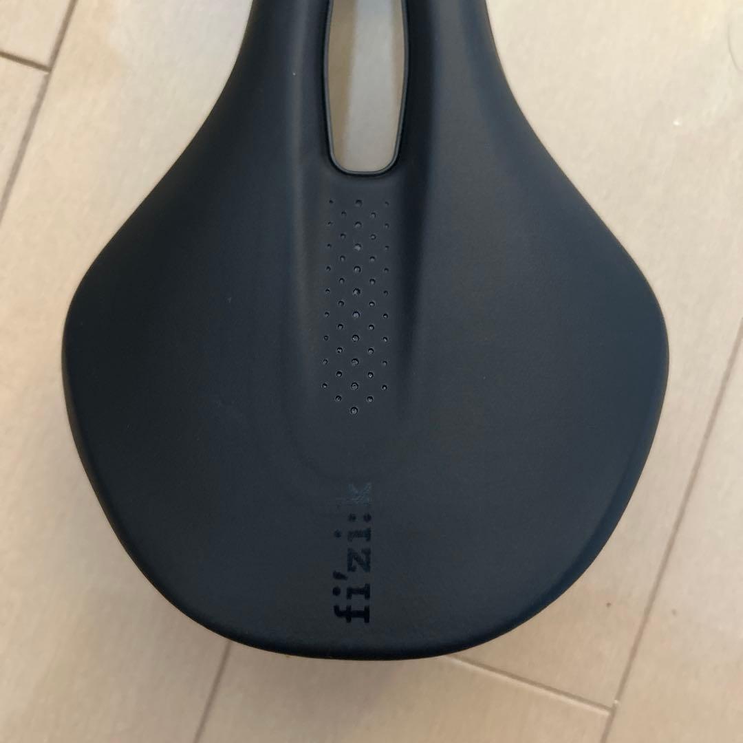 fi'zi:k サドル VENTO ANTARES R3 KIUMレール