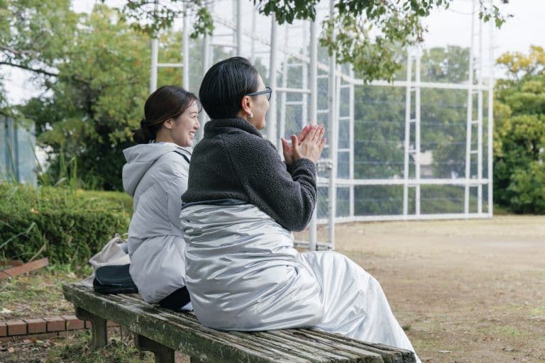 超軽量800ｇ　収納A４　ハイスペックな布団になるスマート寝袋　圧縮バッグつき