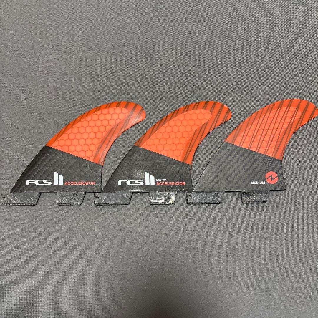FCS2 フィン ACCELERATOR M カーボン トライフィン 美品