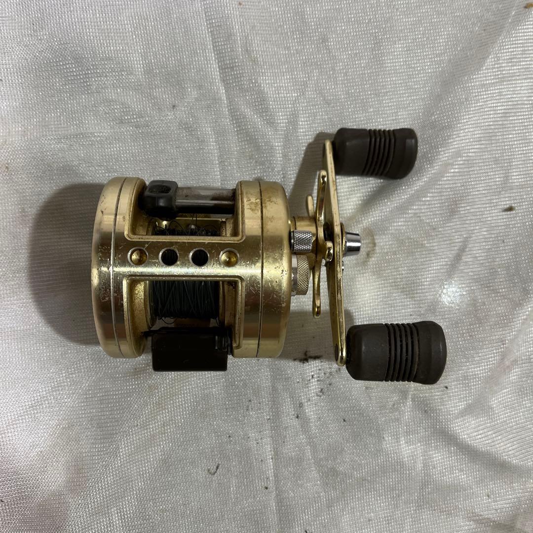 シマノ CALCUTTA 200XT リール　あずき君