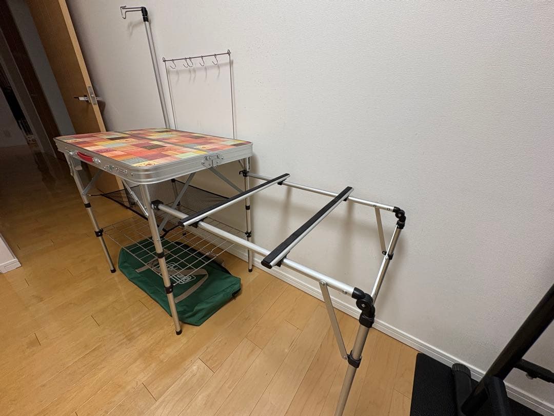Coleman キッチンテーブル マルチカラー