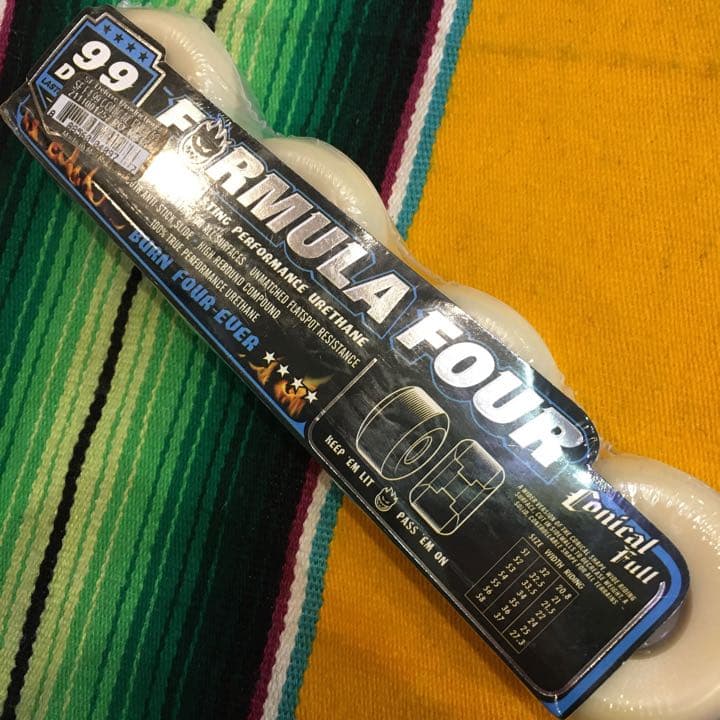 スピットファイヤー　ウィール  生のコニカルシリーズ52ミリ