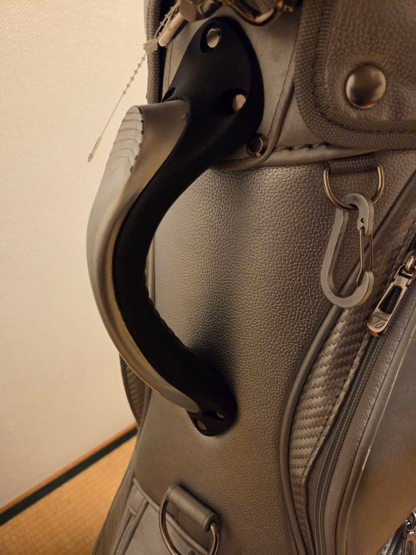 TaylorMade ゴルフバッグ シルバー