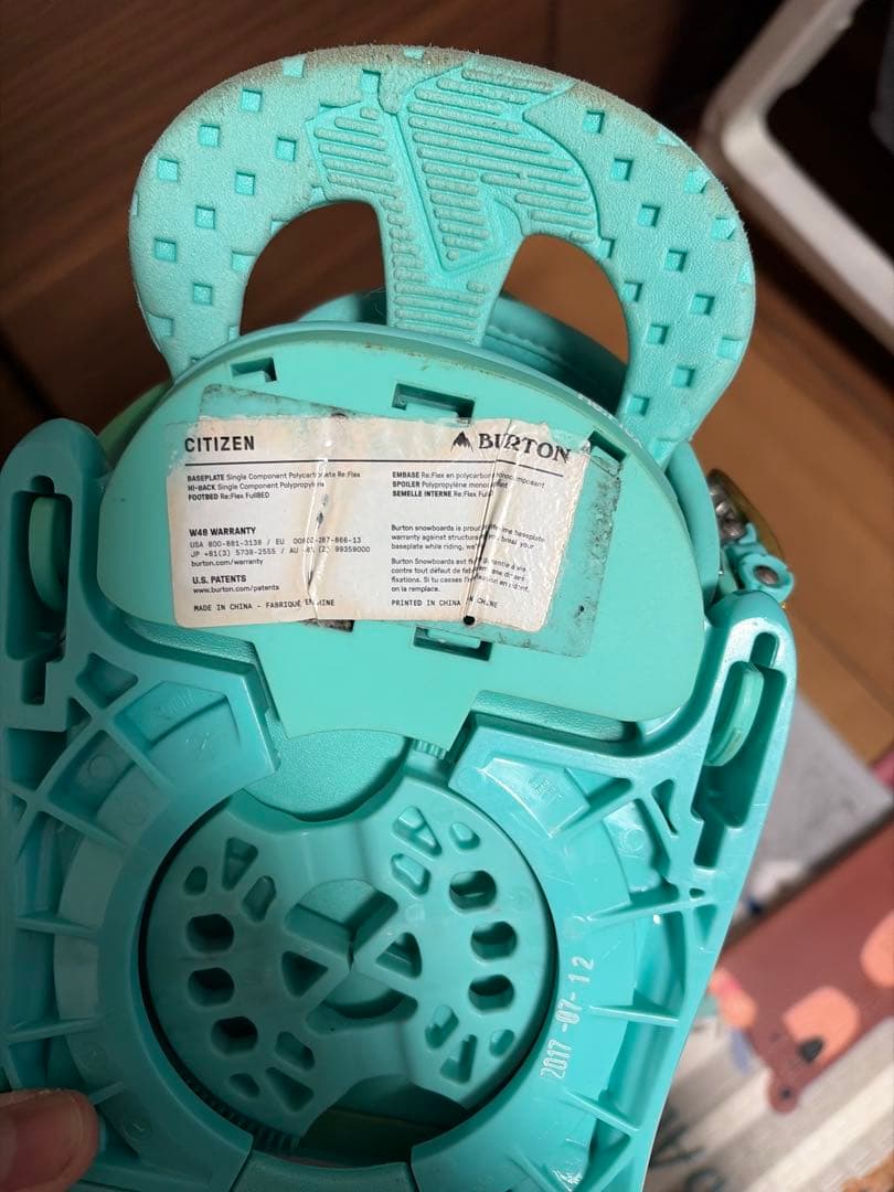 Burton カラフル宇宙模様スノーボード 142