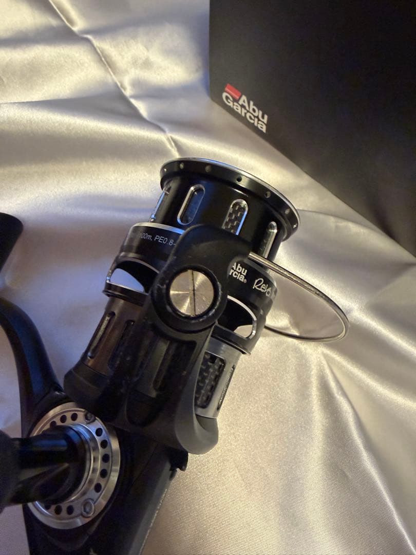 Abu Garcia REVO MGX 2500SH スピニングリール