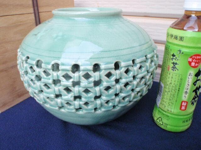 ◆送料無料◆新品♪高さ１９cm 高麗青磁 海泉 網目透かし花瓶 二重壺 花器