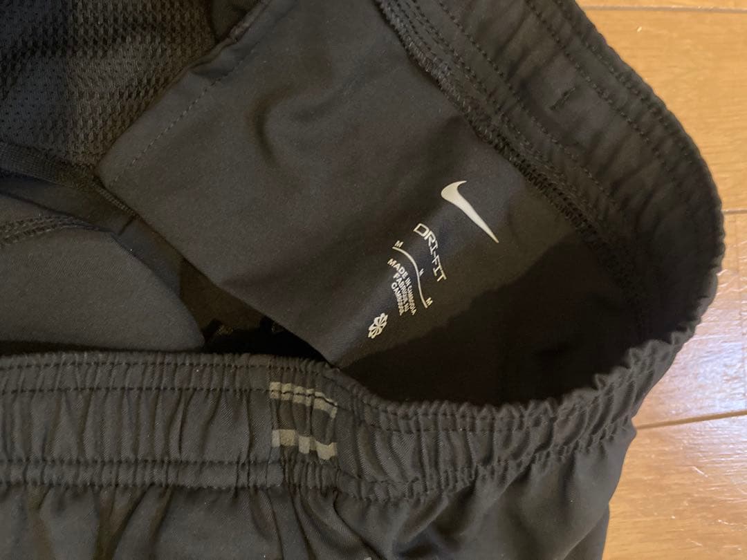 未使用　ナイキ　ランニングパンツ　黒　M Nike リフレクト