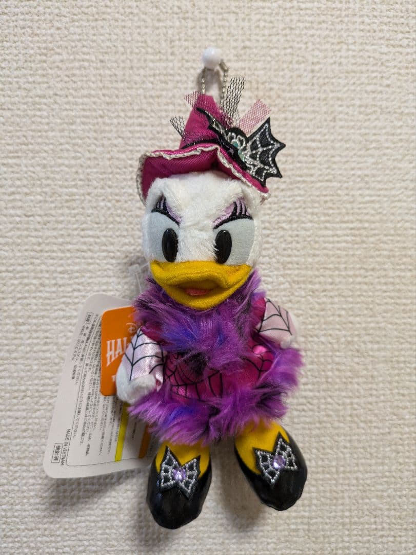 【美品】ディズニー デイジー ぬいぐるみバッジ ハロウィンシリーズ