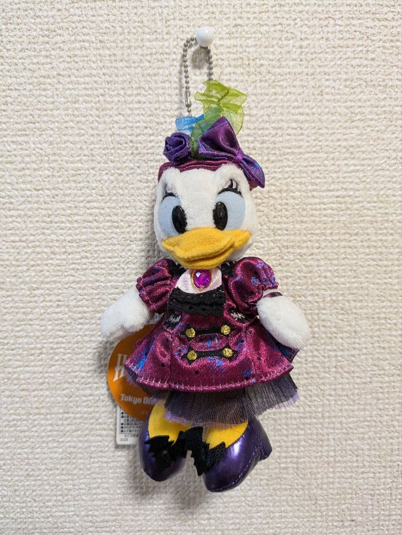 【美品】ディズニー デイジー ぬいぐるみバッジ ハロウィンシリーズ