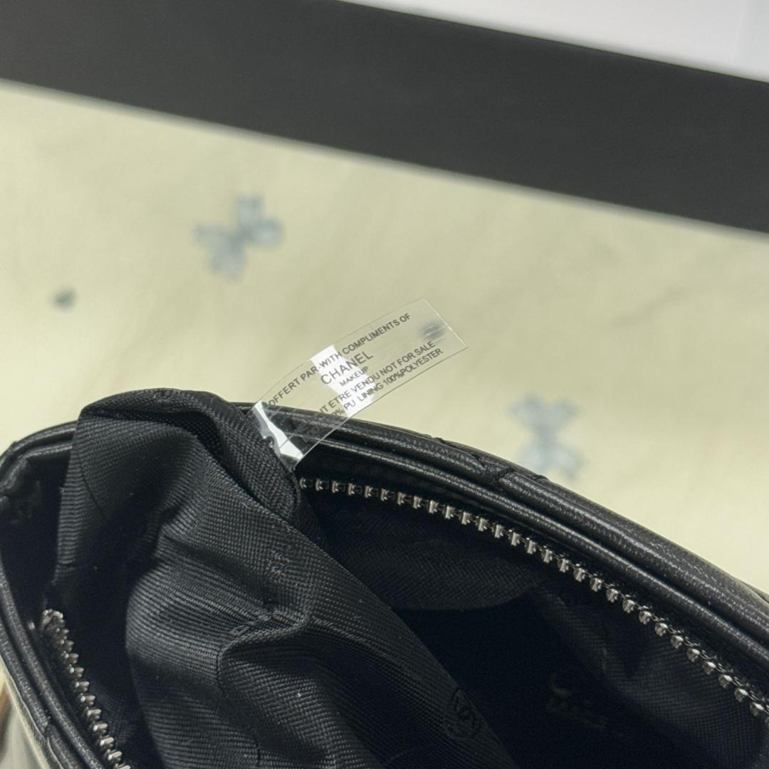 美品✨VIP✨限定ブラックレザー ショルダーバッグ