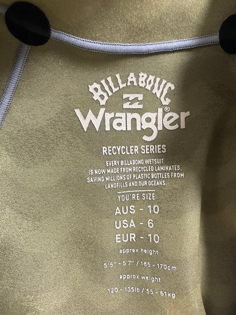 Billabong 花柄ロングスリーブウェットスーツ