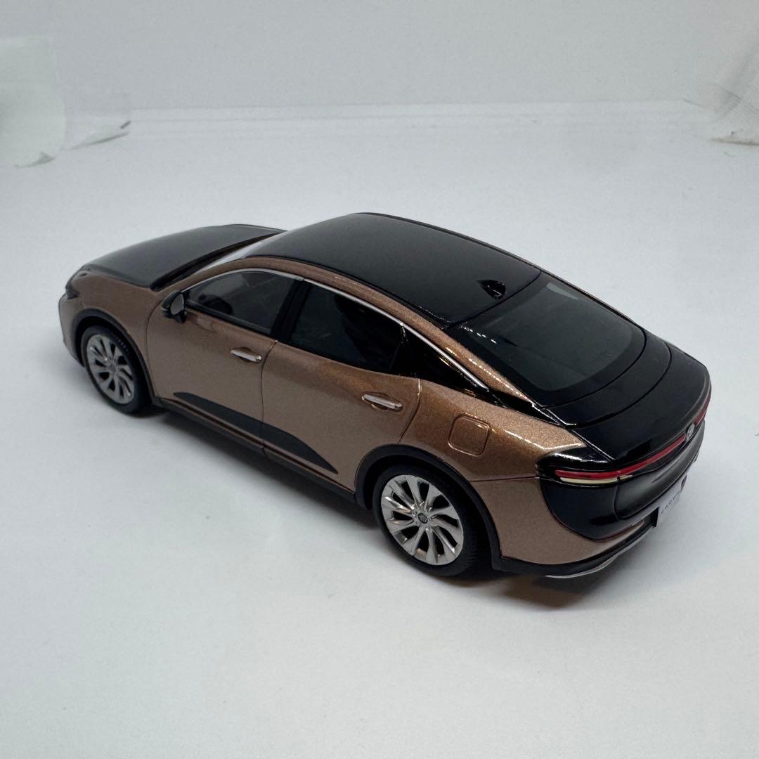 非売品 1/30 トヨタ カラーサンプル クラウン クロスオーバー ブロンズ