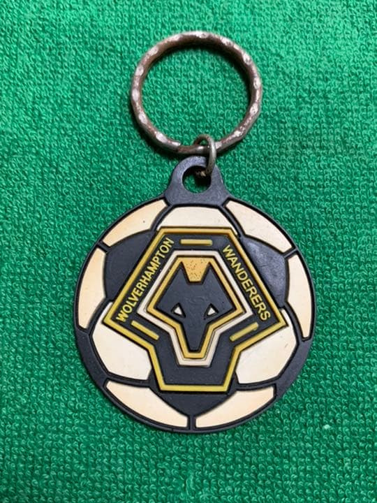 Wolvesカーキット2点(WOLFIE・マフラー)+キーホルダー+ピンバッジ