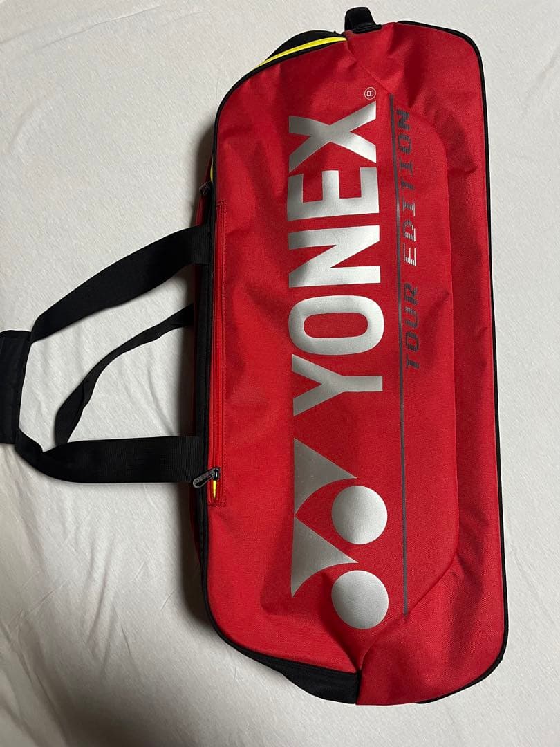 「YONEX ラケットバッグ TOUR EDITION 赤 6本収納 美品」