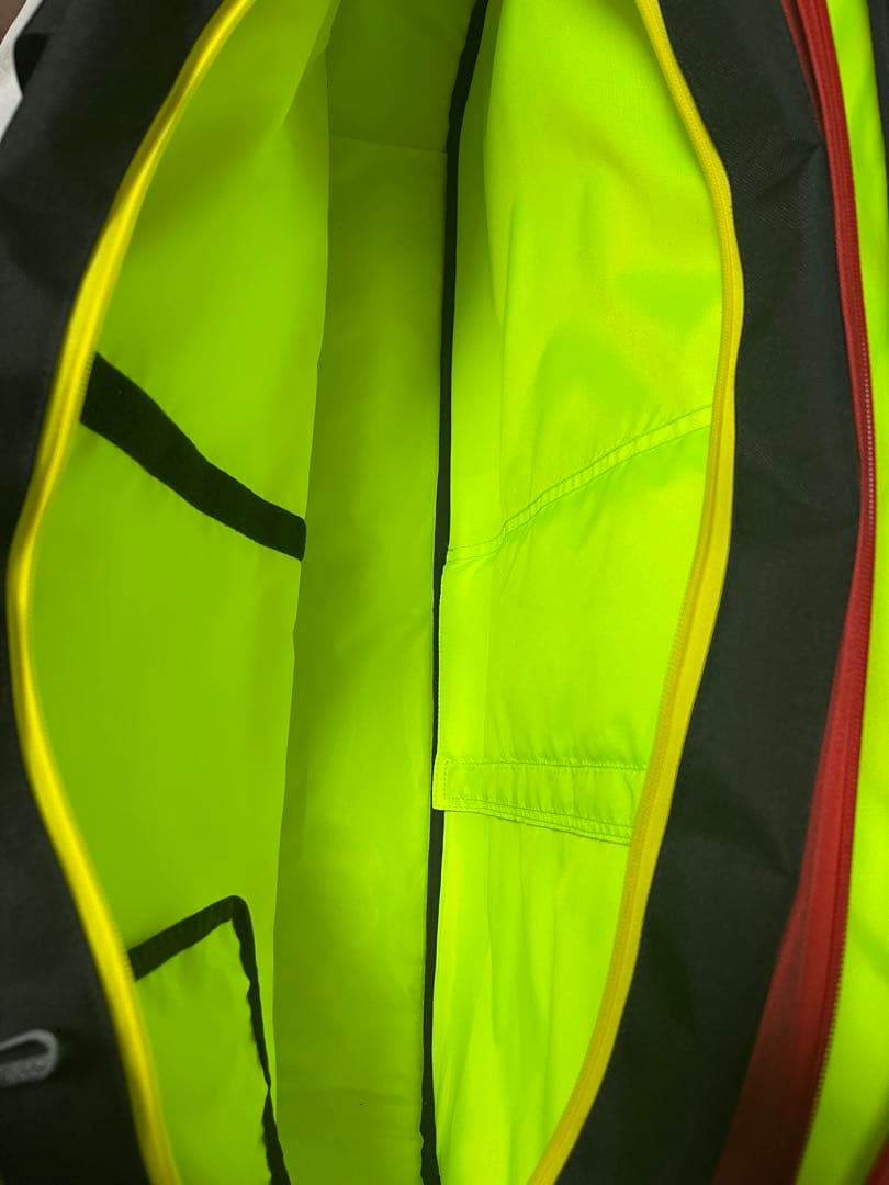 「YONEX ラケットバッグ TOUR EDITION 赤 6本収納 美品」