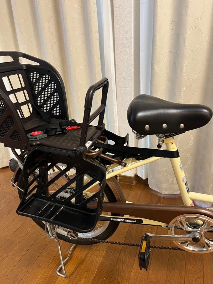 アイボリー✖️ブラウン　シティサイクル 6段変速子ども乗せシート付き　20インチ