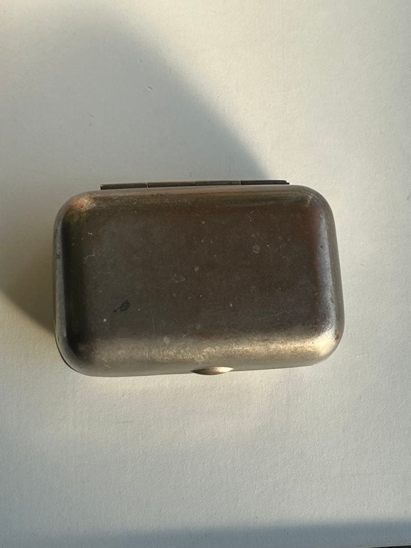 イギリスアンティーク　アクセサリー　ピルケース　1920
