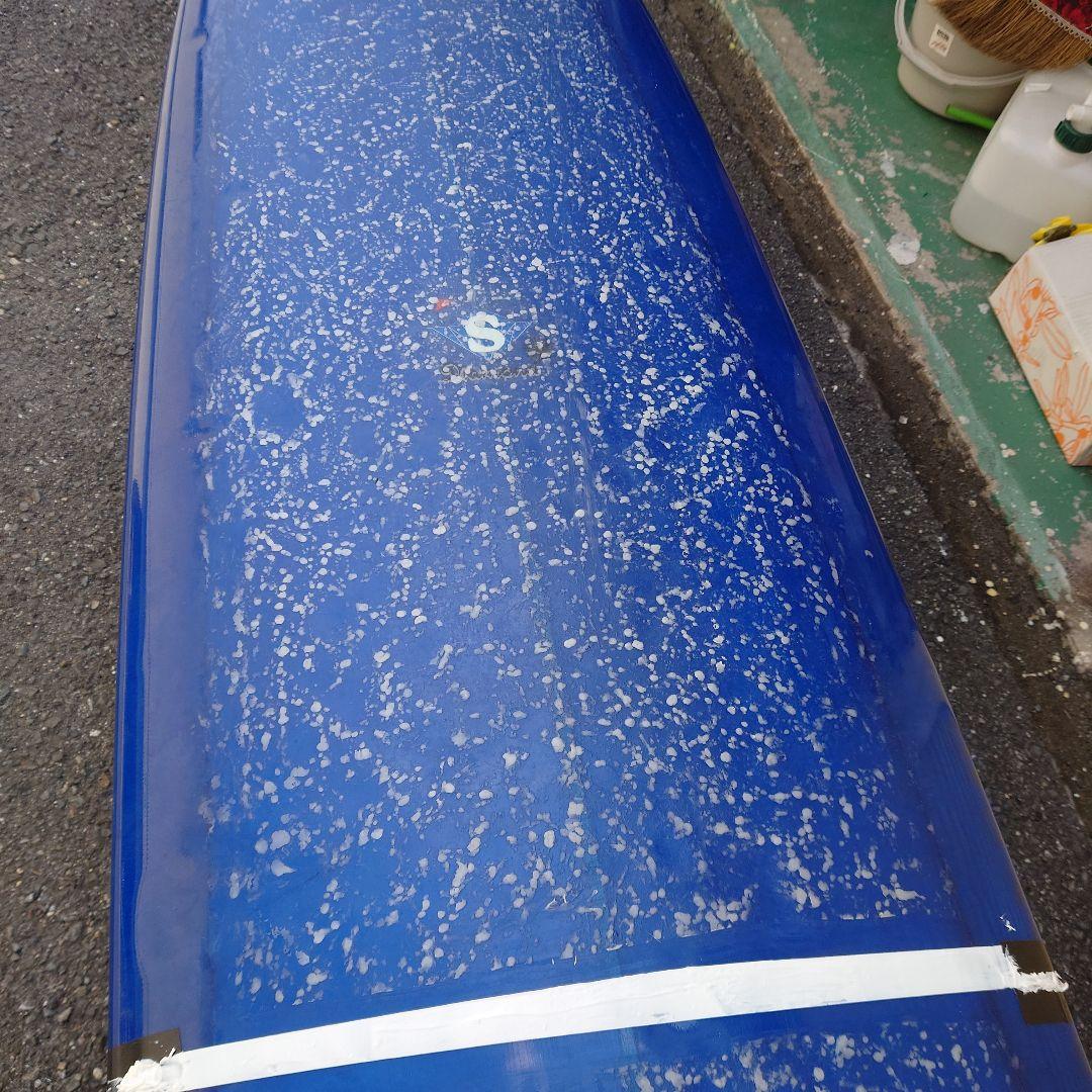 青いロングボード