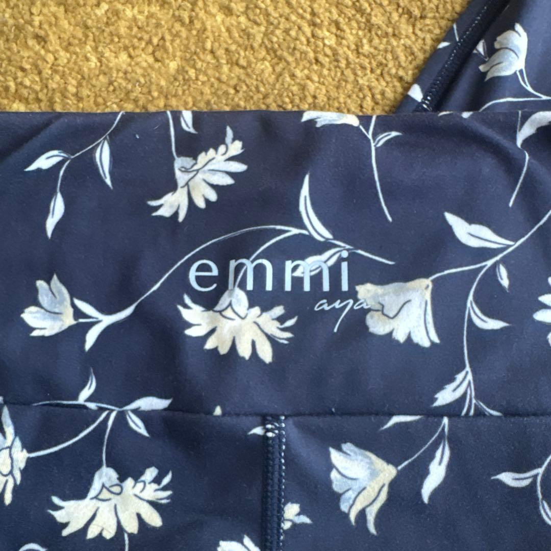 emmi yoga エミヨガ ヨガウェア