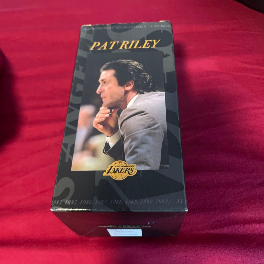 【現地限定・非売品】NBA レイカーズ パット・ライリー スタチュー フィギュア