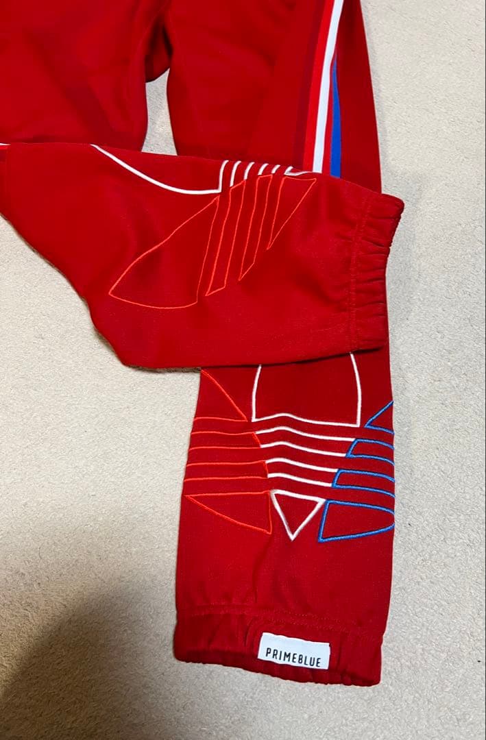 adidas 3ストライプス ジャージパンツ レッド
