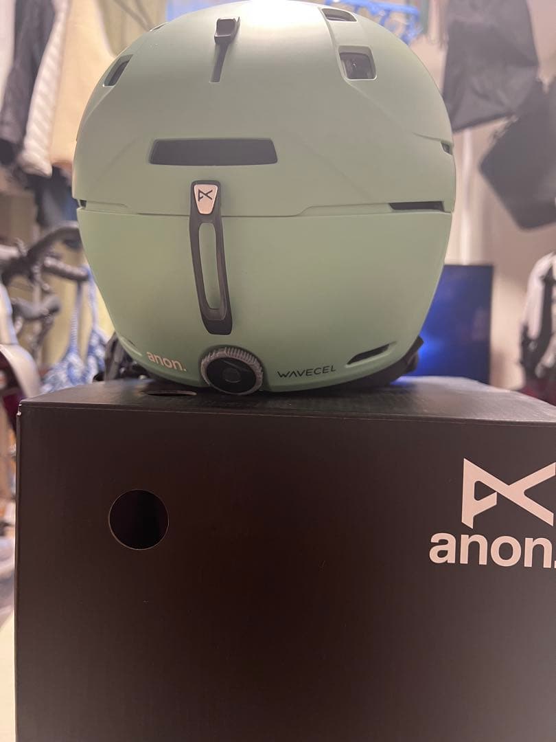 スノボ　ヘルメットanon MERAK WAVECEL Mサイズ　バートン 新品