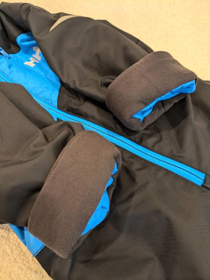 【美品】Helly Hansen キッズ スノースーツ／スキーつなぎ 98cm