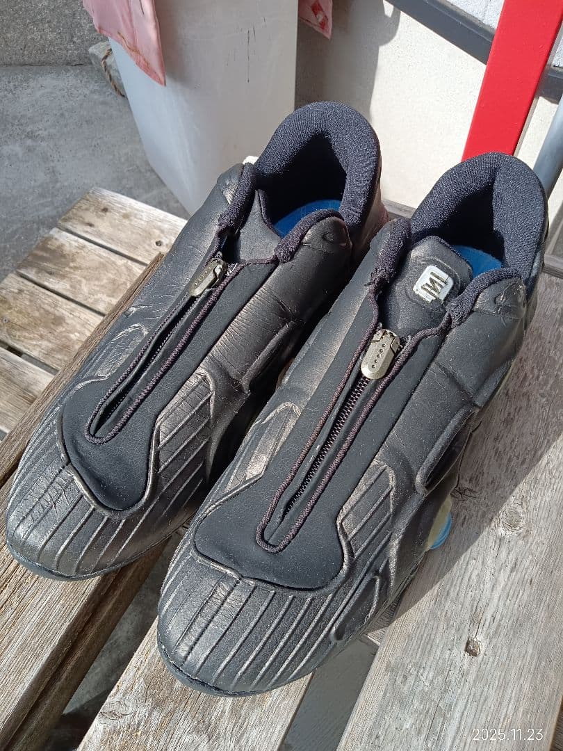 新品　Nike Air Shox ブラック/ブルー