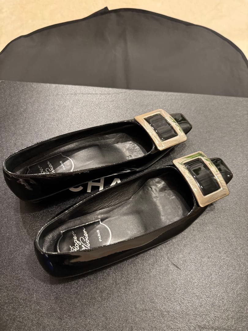 Roger vivier パテントレザー バレリーナ